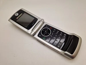 Superb Condition UNLOCKED Working Rare Motorola W220 Silver Mobile Phone 3POSTUK - Afbeelding 1 van 9