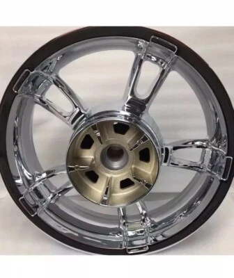 Harley 2014 后巡回赛街道滑翔 FLHX FLHR ENFORCER CHROME 轮子更换 — 第 1/4 张图片