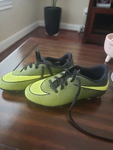 Nike Shoes Youth 1.3C Bravata II Soccer Athletic Lime Green Low 844442-070 - Picture 1 of 4