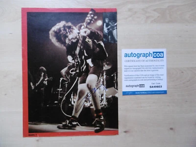 Angus Young "AC/DC" Original Autogramm signed A4 Magazinbild ACOA - Bild 1 von 2