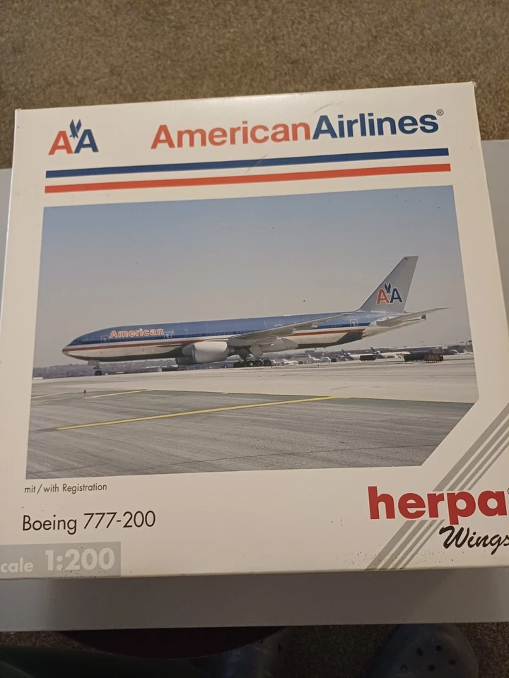 Herpa 1:200 Airliner Boeing 777-200 American Airlines Art Nr 550062 - Image 1 of 4