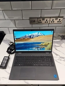 Excellent Dell Latitude 3540 15.6" Laptop i5 12th Gen/ 16gh / 512nvme Ssd... - Afbeelding 1 van 10