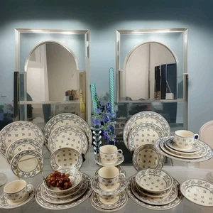 Johnson Brothers England, Petite Fleur Blue - 30 pcs Dinnerware - Blue Flowers - Picture 1 of 9