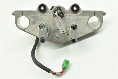 2008 Suzuki GZ250 Top Triple Tree Bar Clamp Ignition Key Combo Factory OEM 99-10 - Image 1 of 4