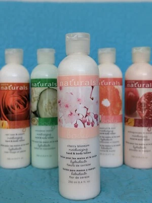 AVON Naturals CHERRY BLOSSOM lozione corpo idratante protezione cura della pelle NUOVO - Immagine 1 di 3