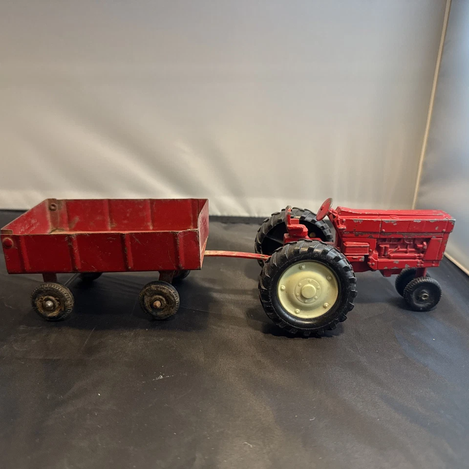 老式ERTL国际收割机农场拖拉机和干草车压铸74-7650 — 第 1/4 张图片