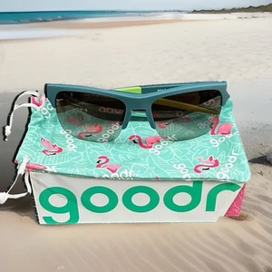 Goodr "Lawn Mower Drag Race" Flex G polarisierte Sonnenbrille grünes Gestell geräucherte Gläser - Bild 1 von 6