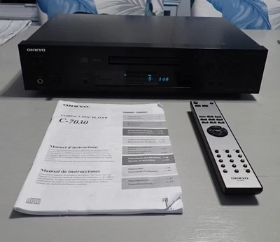 Onkyo C-7030 CD Player in excellent condition includes Remote and Manual - Image 1 of 4
