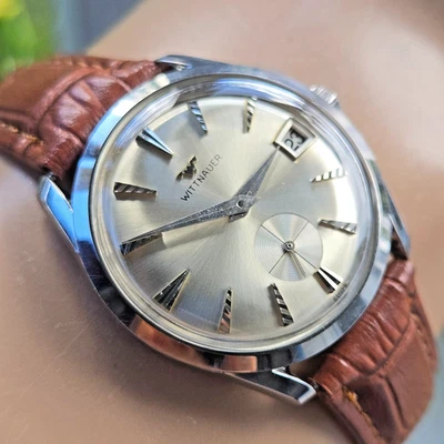 Vintage WITTNAUER men's manual wind watch - Image 1 of 4