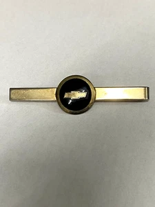 L@@K~RARO-VINTAGE-PUBLICIDAD~CHEVROLET-PAJARITA EMBLEMA-CORBATA CLIP~TONO DORADO/NEGRO CTR - Imagen 1 de 11