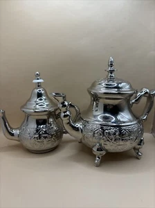 Juego de 2 teteras marroquíes Le Dinandier chapadas en plata ~ 0,5 litros y 1,0 litros - Imagen 1 de 13