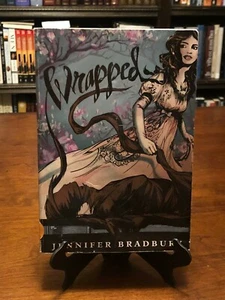 VERPACKT von Jennifer Bradbury (1. AUSGABE - 1. SCHULISCHER DRUCK) Sehr guter Zustand - Bild 1 von 4