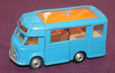 CORGI #471 CORGI KARRIER VAN JOES DINER -  NEAR MINT NO BOX - Image 1 of 4