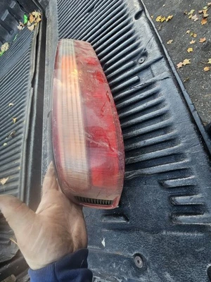 90-93 ACURA INTEGRA HATCHBACK OEM LUZ TRASERA LATERAL DERECHA PASAJERO 90 91 92 93 Foto 1 de 4