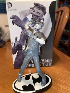 DC Collectibles Batman Black And White Greg Capullo Joker Statue 