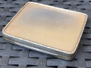 BOÎTE EN ARGENT MASSIF CISELÉ BOÎTE À POUDRE COFFRET POINÇON - Imagen 1 de 6