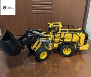 LEGO Technic Volvo L350F Wheel Loader 42030 In 2014 Used Retired - Picture 1 of 9