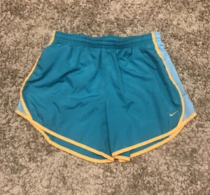 Nike Dri-Fit Green Athletic Running Shorts Size XL Kids - Picture 1 of 5