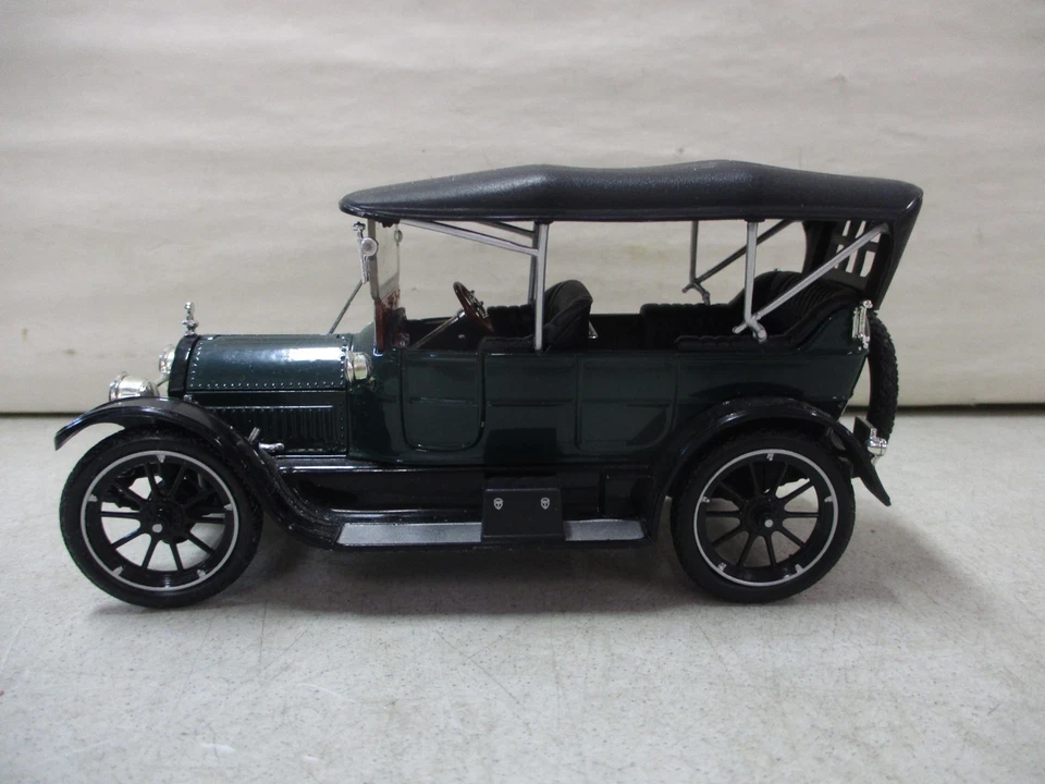 Signature Models 1913 Cadillac Touring 1/32 - Image 1 of 4