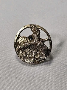 Vintage Fasane im Flug Vogel Jagd Anstecknadel Hutnadel - Bild 1 von 4