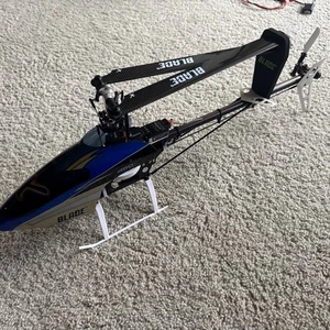 Blade 450X BNF Flybarless Electric Collective Pitch Helicopter w/ parts, battery - Picture 1 of 4