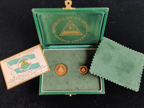 Republic of Nicaragua 1975 2-Coin Gold Proof Set KM#37 & KM#39 PS9 Cover