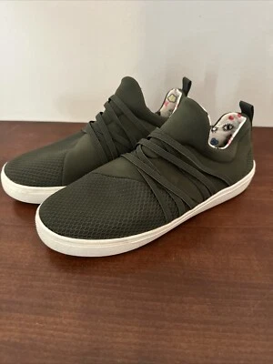 Steve Madden Green Lancer Sneaker size 4 - Image 1 of 4