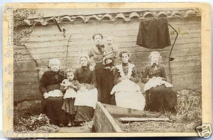 photo cabinet Hartmann Frères à Vic sur Seille . fillette avec sa poupée . XIX é - Imagen 1 de 1