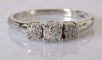 Anillo Oro Diamante - Ex QVC Oro 9ct Diamante Triple Redondo Racimo Anillo Talla N Foto 1 de 4