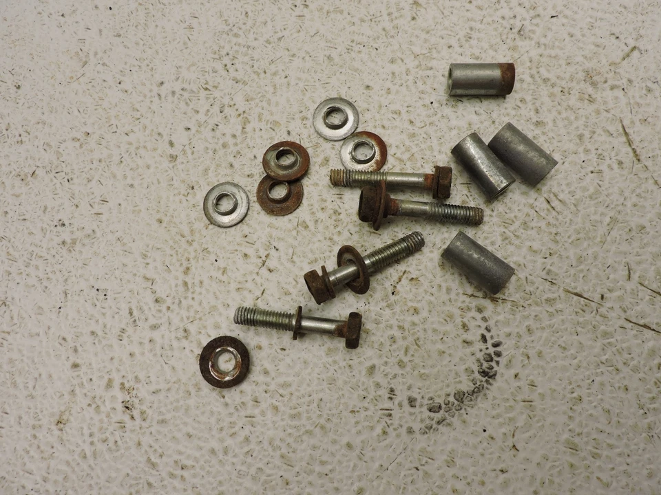 SUZUKI DS125 DS 125 Enduro 1979 Front Fender Mounting Bolts C25 - Image 1 of 1
