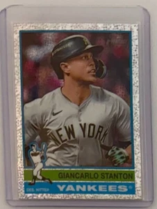 2025 Topps Heritage - Silver Sparkle Refractor #212 Giancarlo Stanton - Picture 1 of 2