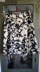 Falda de verano Wallis negra y marfil con estampado floral totalmente forrada 16 - Imagen 1 de 7