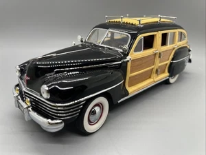 Danbury Mint 1942 Chrysler Town & Country Woody Wagon 1:24 Diecast mit Box/Papieren - Bild 1 von 12