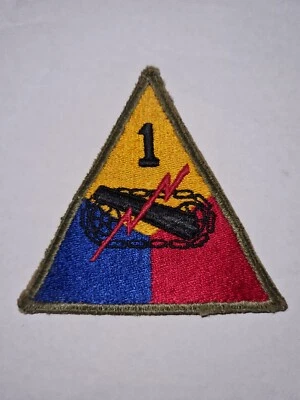 WW2 US Army 1st Armoured Division Patch - 100% Original. RARE GREEN BACK.  - Image 1 of 2