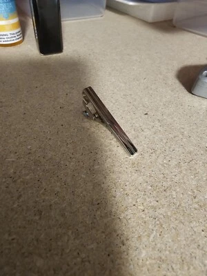 Clip de corbata Mcdonalds Uniforms Manager 2023 Foto 1 de 3