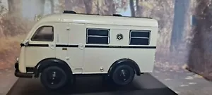 Ambulancia 1/43 OXFORD Austin K8 Welfarer AK012 - Imagen 1 de 3