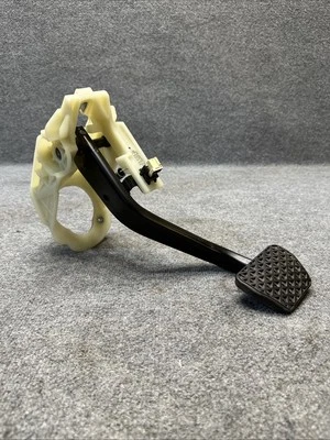 2013-2016 BMW 320I F30 FRONT FLOOR BRAKE STOP PEDAL & SUPPORT MOUNT BRACKET OEM - Image 1 of 4