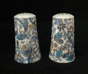 LEFTON A Pair of Salt and Pepper Paisley Pattern - Picture 1 of 4