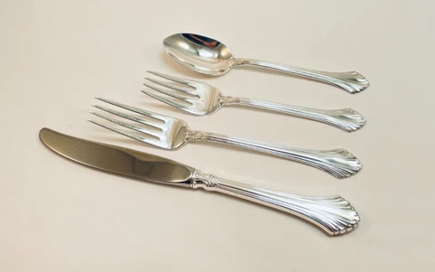 Wallace French Regency Sterling Silver 4 Piece Place Setting - No Monogram Cover
