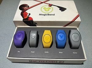 BOX WITH 5 DISNEY WORLD named MAGIC BANDS USED (cannot be re-used or linked) - Picture 1 of 13