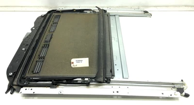 Mercedes-Benz CLS550 W218 2012-2018 marco de techo corredizo OEM. Foto 1 de 4