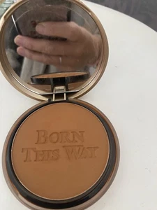 TOO FACED Born This Way Multi-Use Complexion Powder Shade spiced rum 10g  - Picture 1 of 3
