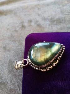 Genuine Gemstone Labradorite Pendant. - Picture 1 of 3