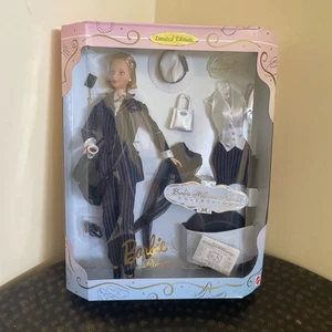 Millicent Roberts Limited Edt. Nadelstreifen Power Barbie Puppe 1997 Mattel 19791 - Bild 1 von 6