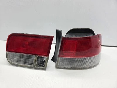 Luces traseras interiores y exteriores derecha Honda Civic 1999 2000 cupé EJ8 EX Foto 1 de 4
