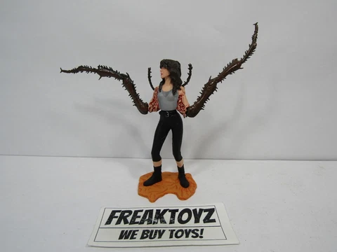 Mezco Cinema of Fear Debbie Stevens Figure Nightmare on Elm Street 4 INCOMPLETE Cover