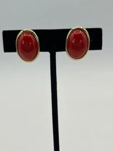 VTG Trifari Gold Tone Oval Shape Red Faux Stone Clip On Earrings Signed - Picture 1 of 3