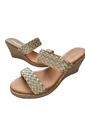 Sandalias Andre Assous para mujer talla 9US cuero dorado cuñas doble correa sin cordones Foto 1 de 4