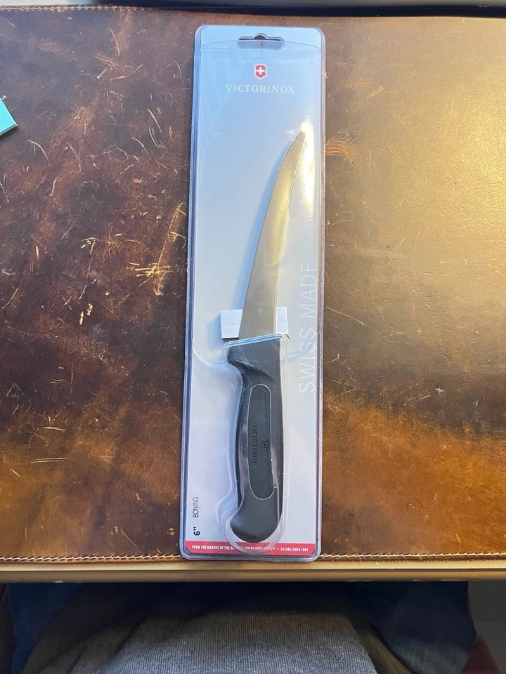 *1-Cuchillo" Victorinox Fibrox Deshuesado Curvo Negro Mango TPE 6" Hoja 5.6603.15 Foto 1 de 1