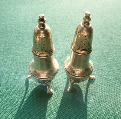 Muffineers Watson Sterling Sugar Casters, par de patas, marca de león, trípode de 3,84 oz Foto 1 de 4